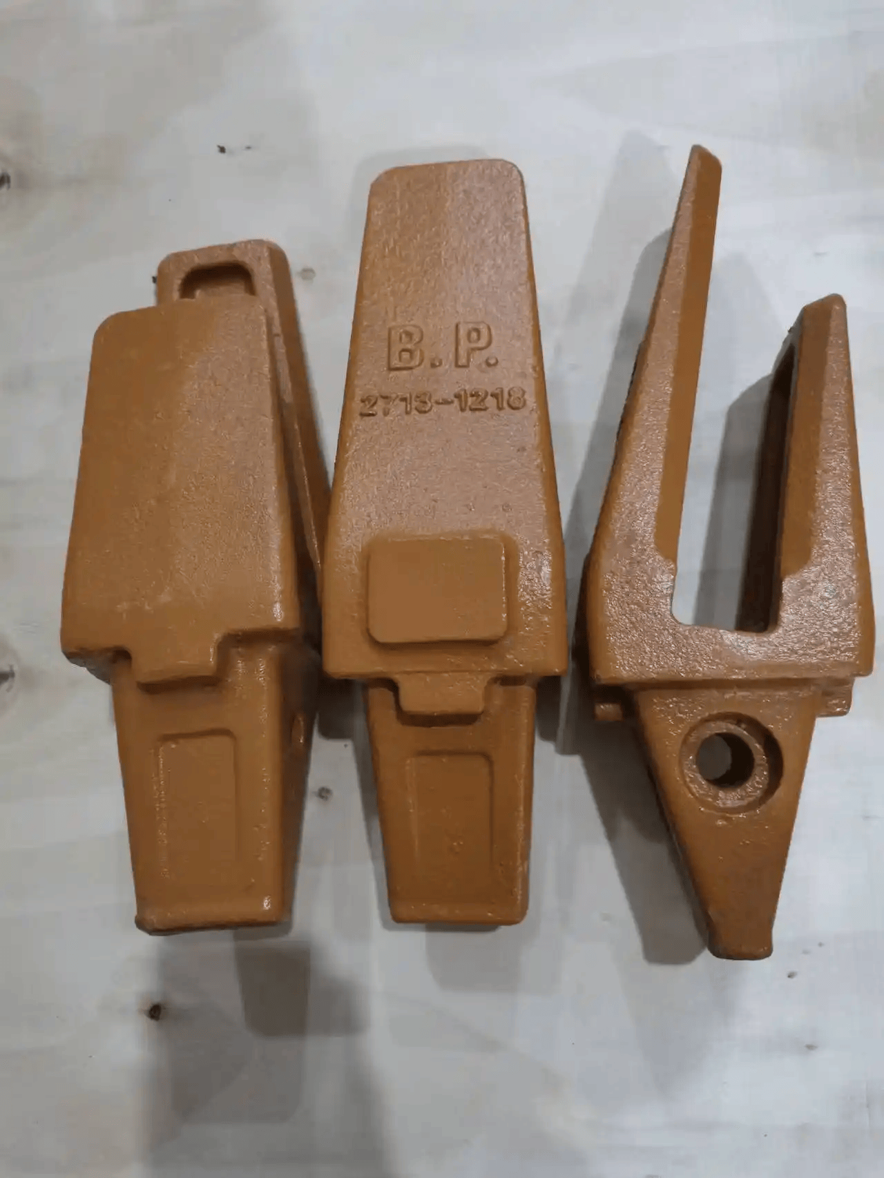 Excavator Bucket Teeth & Adapter Assembly Excavator Bucket Teeth & Adapter Assembly